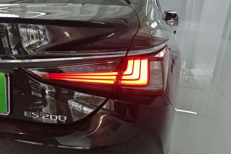 Used Lexus ES 2023 200 Excellence Edition Right Rear Taillight