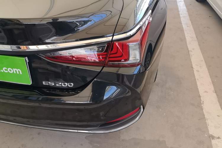 Used Lexus ES 2023 200 Excellence Edition Right Rear Taillight