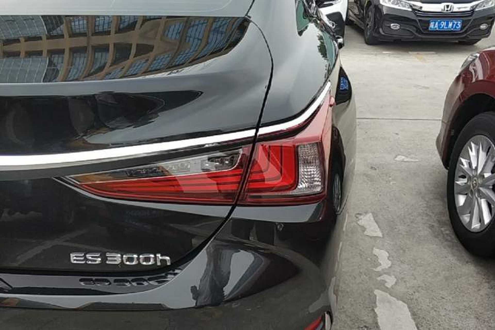 Used Lexus ES 2023 200 Excellence Edition Right Rear Taillight