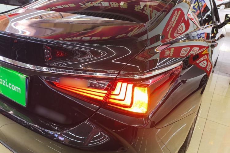 Used Lexus ES 2023 200 Excellence Edition Right Rear Taillight
