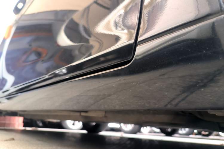 Used Lexus ES 2023 200 Excellence Edition Right Side Sill