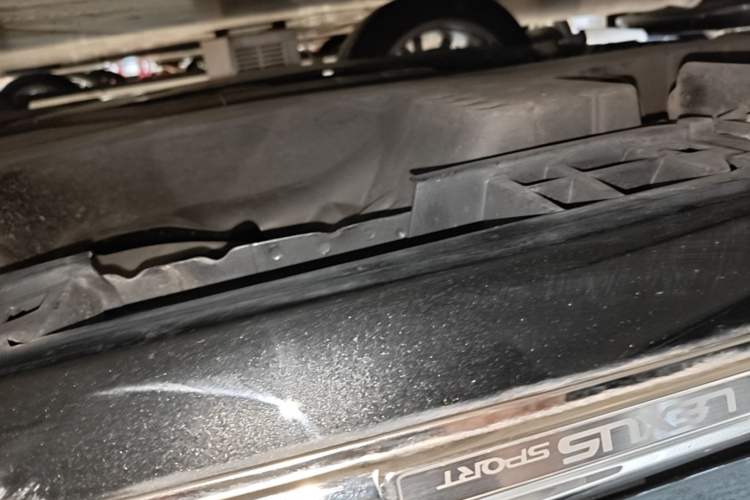 Used Lexus ES 2023 200 Excellence Edition Right Side Sill