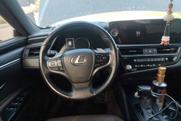 Used Lexus ES 2023 200 Excellence Edition Steering Wheel