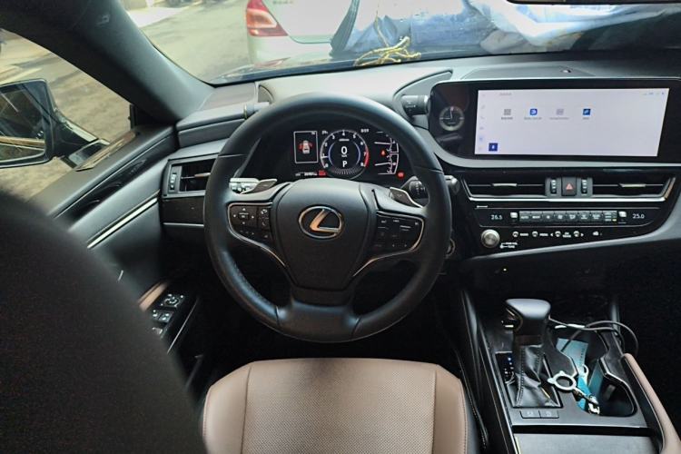 Used Lexus ES 2023 200 Excellence Edition Steering Wheel