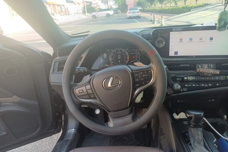Used Lexus ES 2023 200 Excellence Edition Steering Wheel