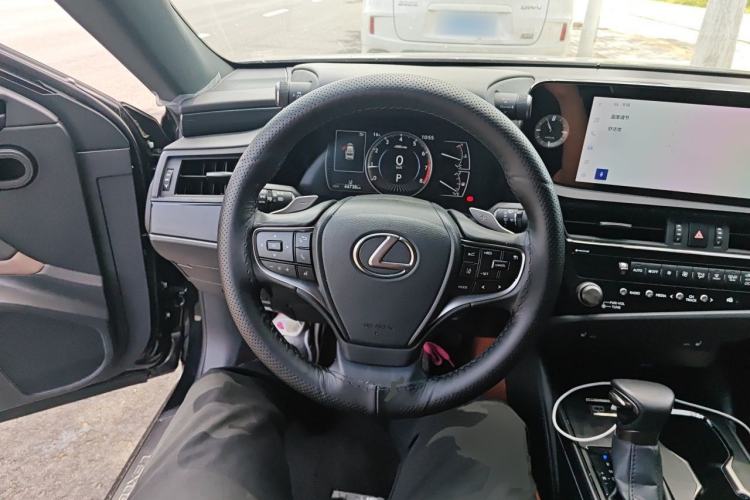Used Lexus ES 2023 200 Excellence Edition Steering Wheel