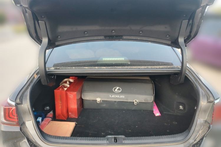 Used Lexus ES 2023 200 Excellence Edition Trunk