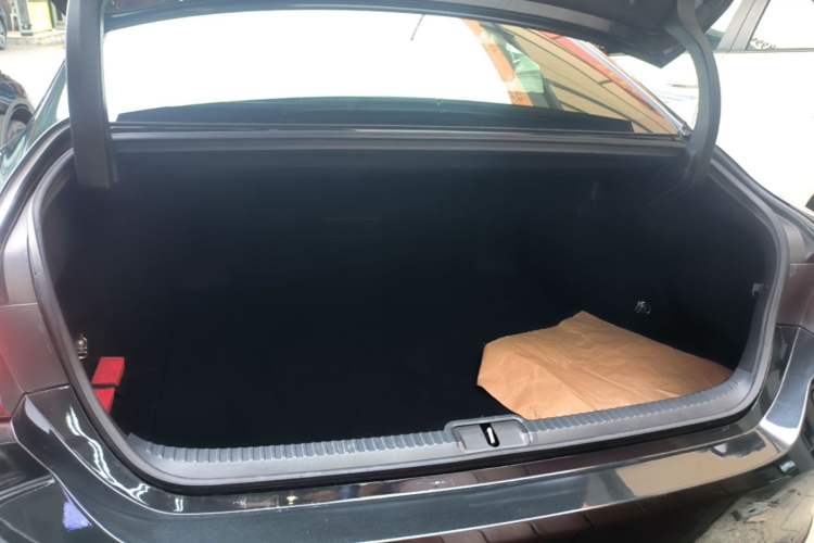 Used Lexus ES 2023 200 Excellence Edition Trunk