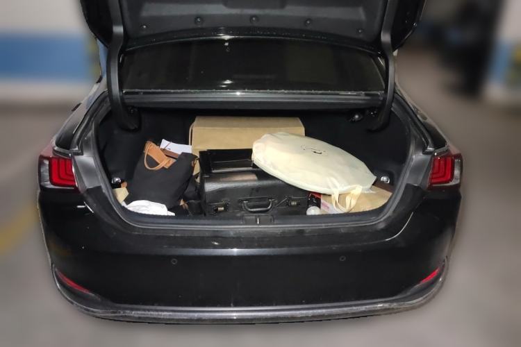 Used Lexus ES 2023 200 Excellence Edition Trunk