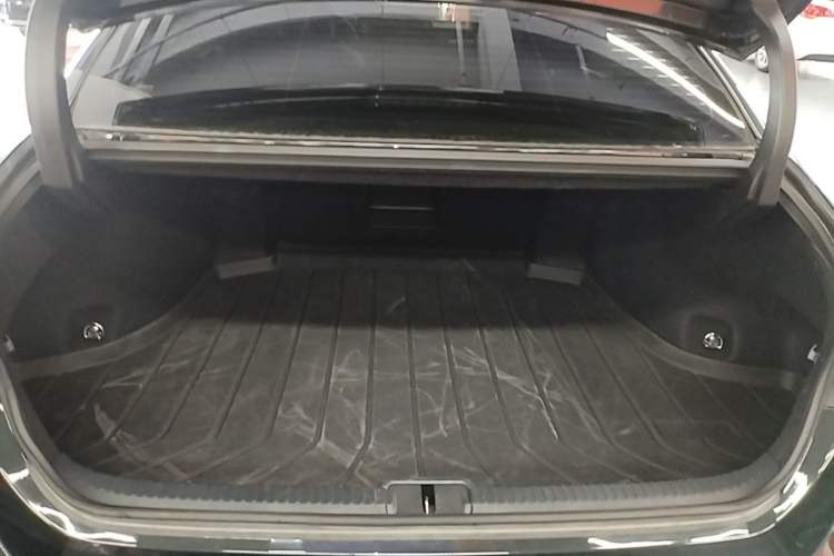 Used Lexus ES 2023 200 Excellence Edition Trunk