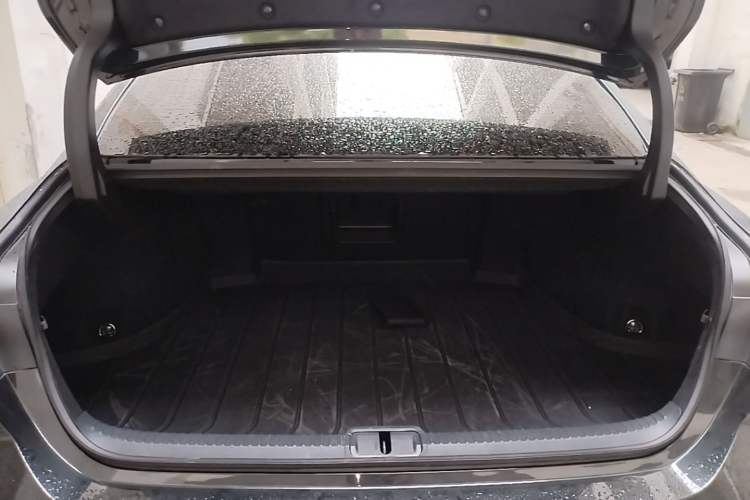 Used Lexus ES 2023 200 Excellence Edition Trunk
