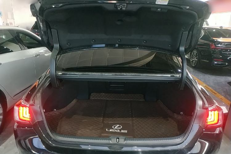 Used Lexus ES 2023 200 Excellence Edition Trunk