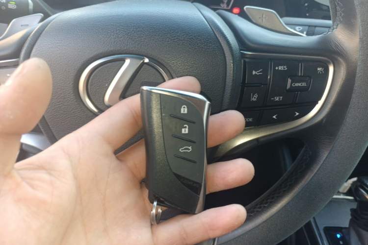 Used Lexus ES 2023 200 Excellence Edition Vehicle Key