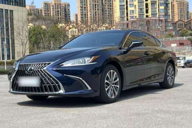 Ojetý Lexus ES 2023 200 Excellence Edition
