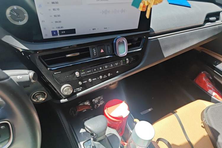 Used Lexus ES 2023 200 Excellence Edition Audio And AC Panel