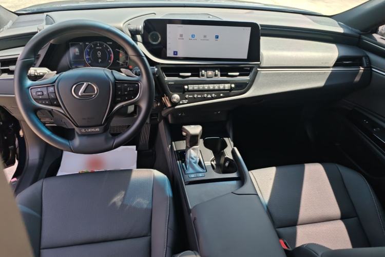 Used Lexus ES 2023 200 Excellence Edition Center Console