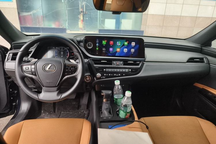 Used Lexus ES 2023 200 Excellence Edition Center Console