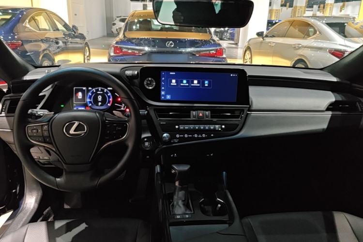 Used Lexus ES 2023 200 Excellence Edition Center Console