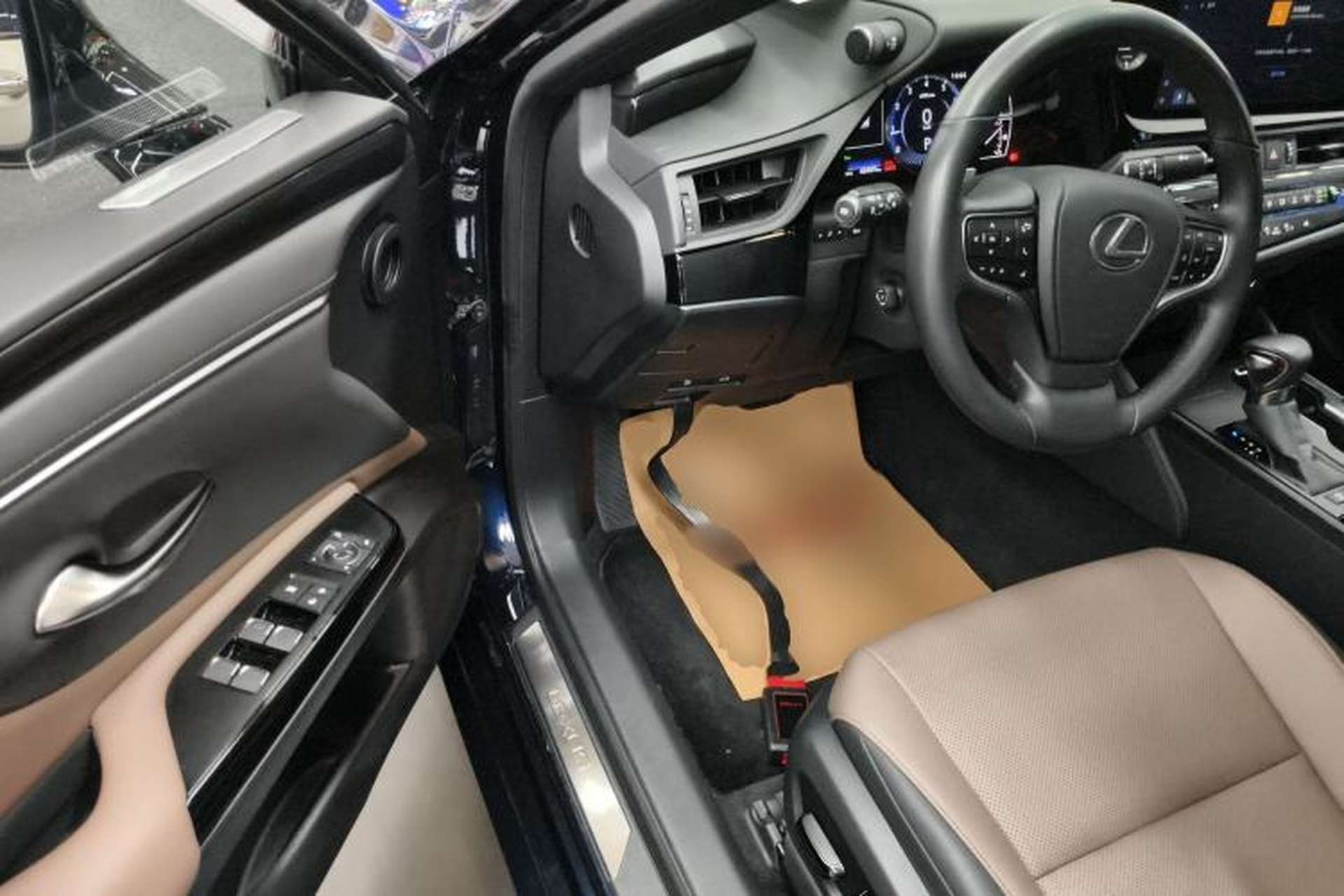 Used Lexus ES 2023 200 Excellence Edition Driver Seat