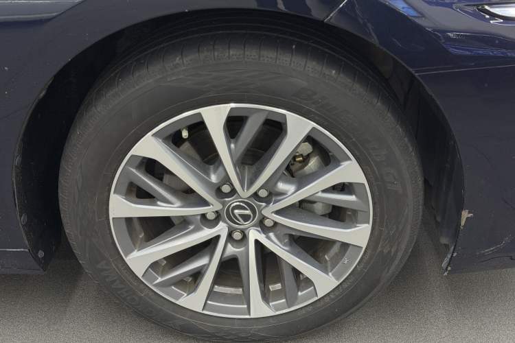 Used Lexus ES 2023 200 Excellence Edition Exterior 4