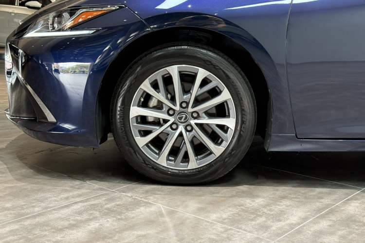 Used Lexus ES 2023 200 Excellence Edition Exterior 5