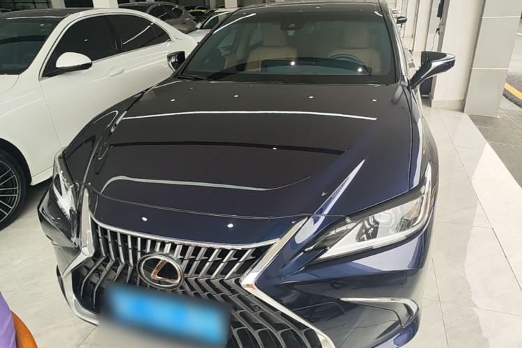 Used Lexus ES 2023 200 Excellence Edition Front