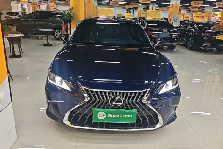 Used Lexus ES 2023 260 Excellence Edition Front