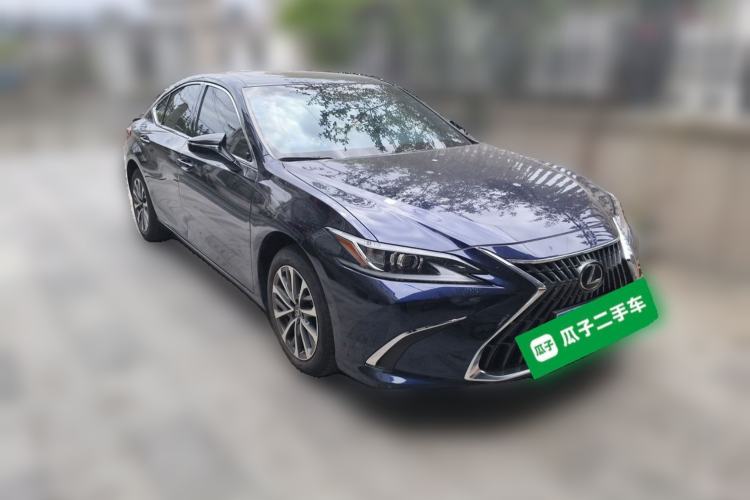 Used Lexus ES 2023 200 Excellence Edition Front Right 45 Deg
