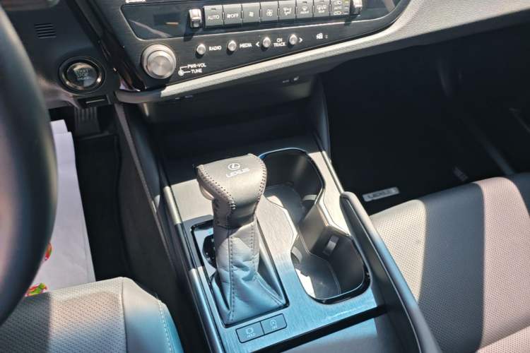 Used Lexus ES 2023 200 Excellence Edition Gear Lever