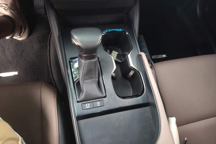 Used Lexus ES 2023 200 Excellence Edition Gear Lever