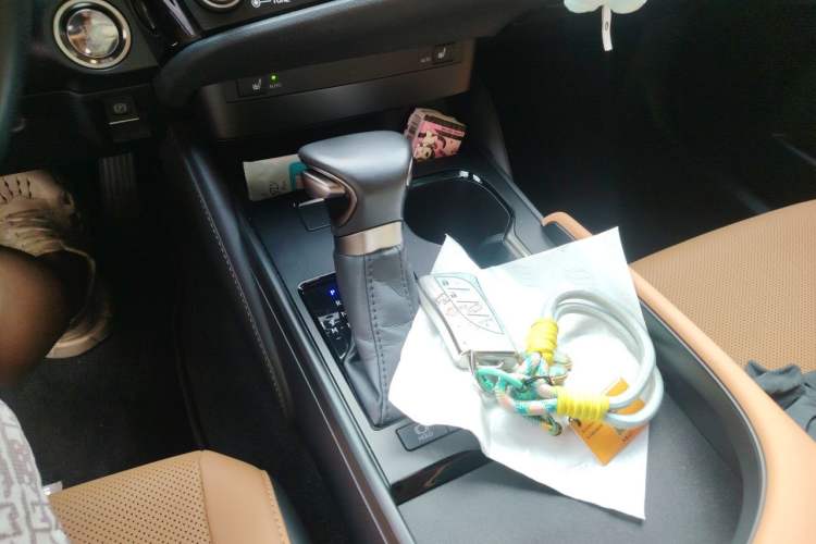 Used Lexus ES 2023 200 Excellence Edition Gear Lever