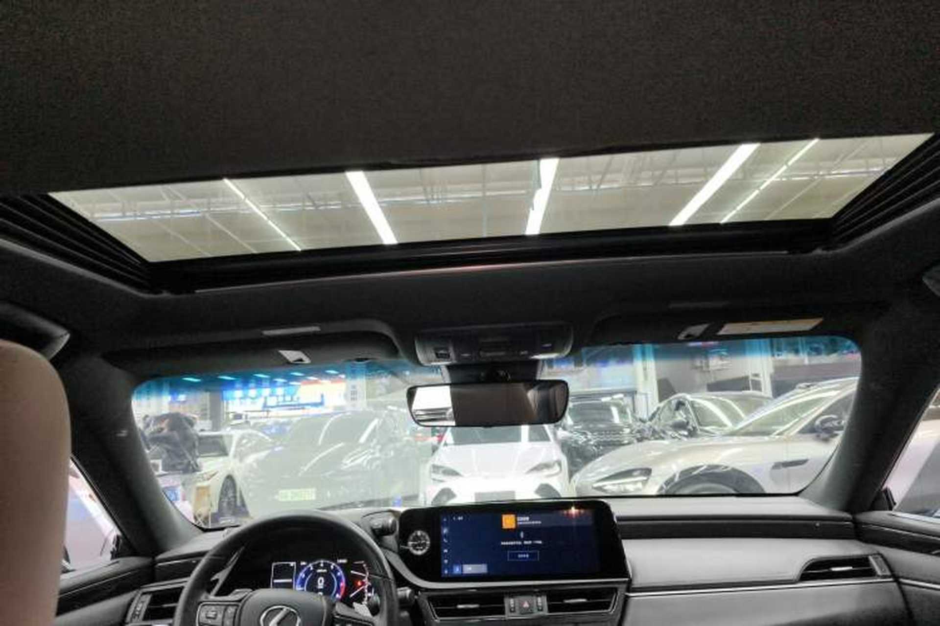 Used Lexus ES 2023 200 Excellence Edition Headliner