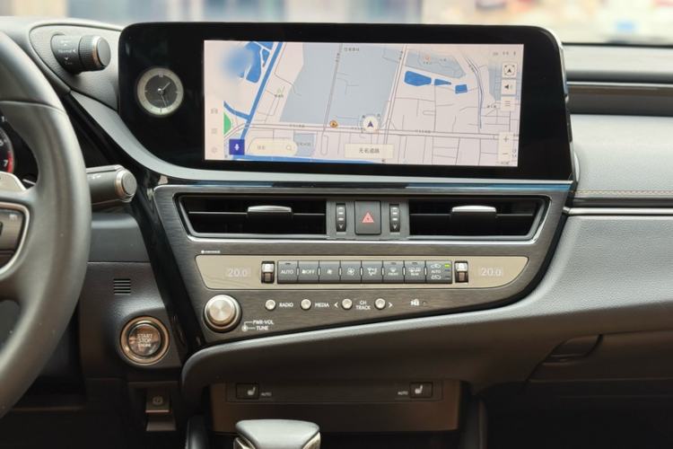 Used Lexus ES 2023 200 Excellence Edition Interior 2