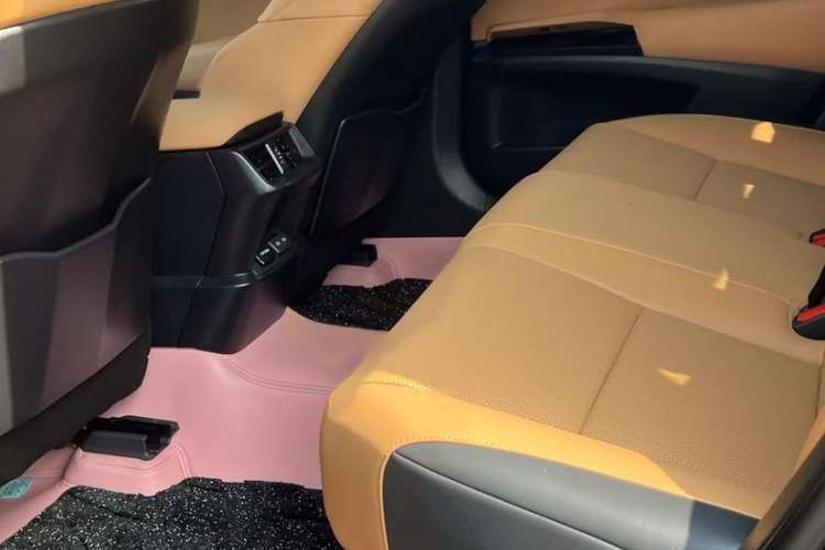 Used Lexus ES 2023 200 Excellence Edition Interior 2