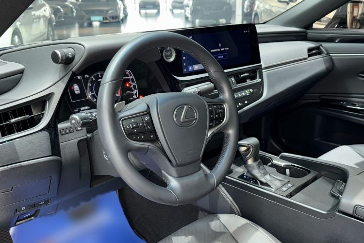 Used Lexus ES 2023 200 Excellence Edition Interior 2