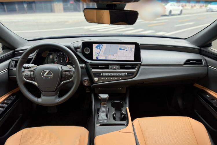 Used Lexus ES 2023 200 Excellence Edition Interior 4