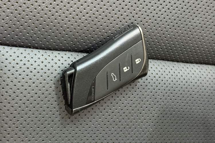 Used Lexus ES 2023 200 Excellence Edition Interior 5
