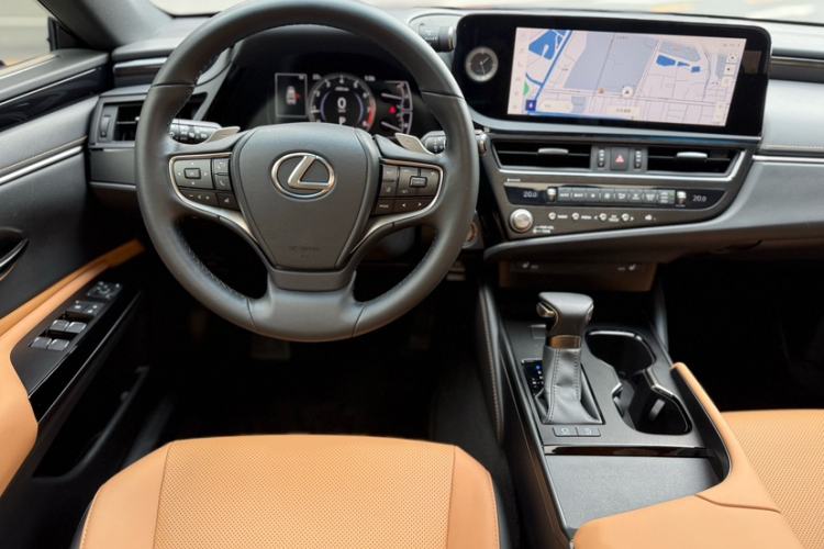 Used Lexus ES 2023 200 Excellence Edition Interior 7