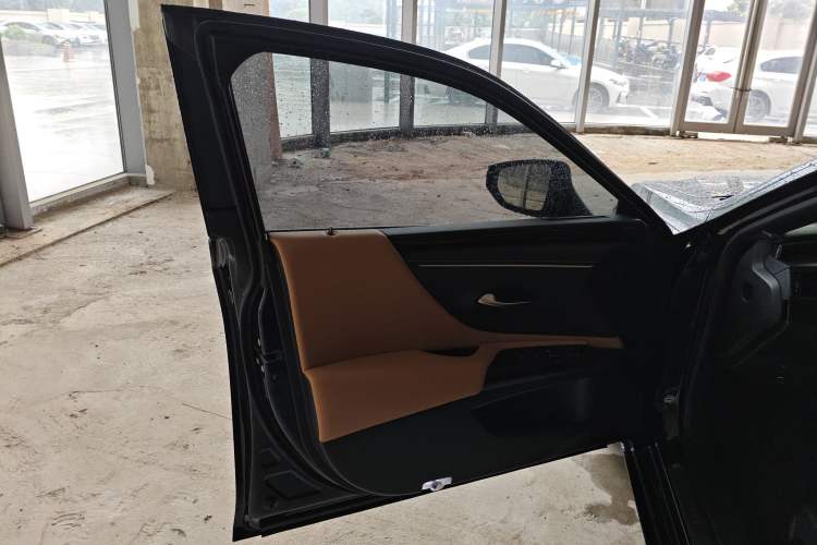 Used Lexus ES 2023 200 Excellence Edition Left Front Door Interior