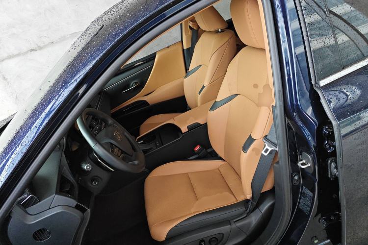 Used Lexus ES 2023 200 Excellence Edition Left Front Seat