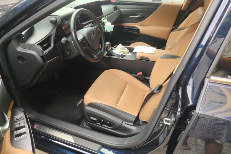 Used Lexus ES 2023 200 Excellence Edition Left Front Seat