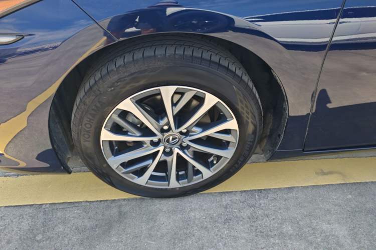 Used Lexus ES 2023 200 Excellence Edition Left Front Wheel Hub
