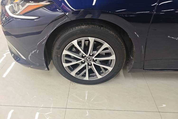 Used Lexus ES 2023 260 Excellence Edition Left Front Wheel Hub