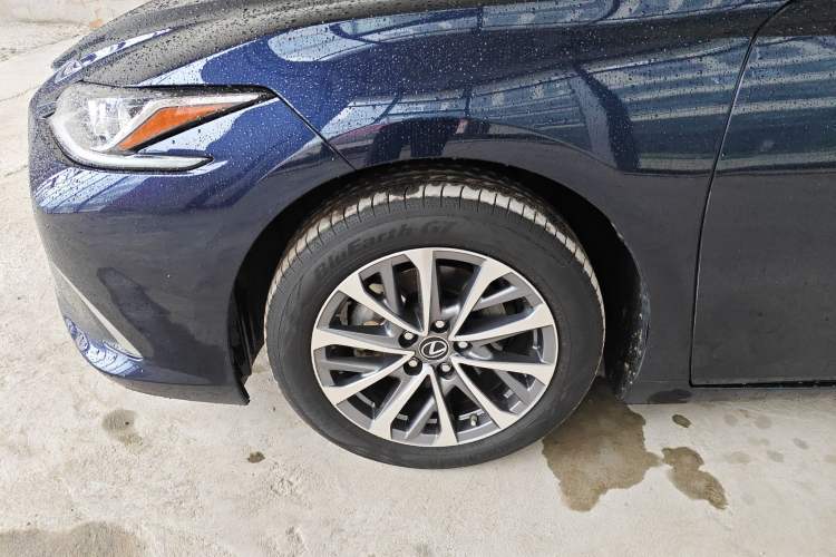 Used Lexus ES 2023 200 Excellence Edition Left Front Wheel Hub