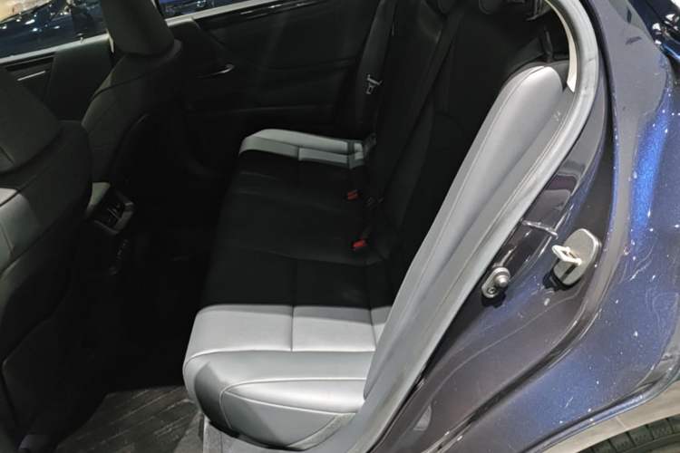 Used Lexus ES 2023 200 Excellence Edition Left Rear Seat