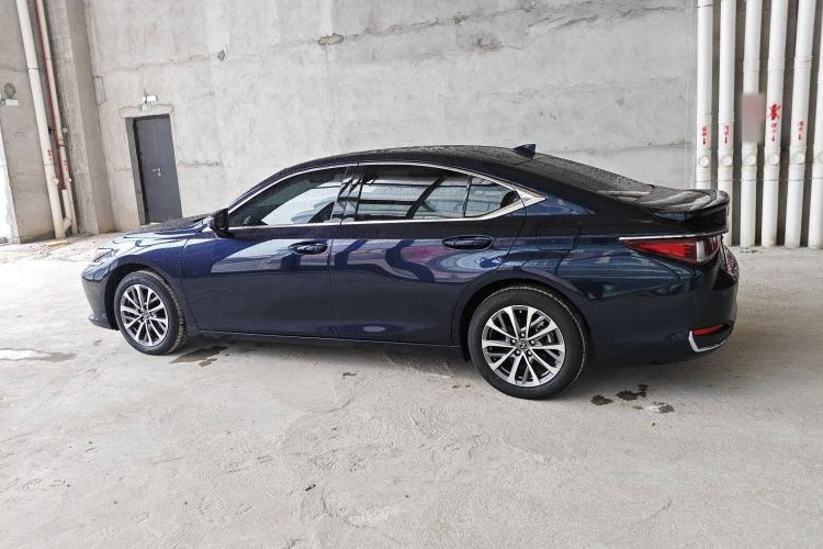 Used Lexus ES 2023 200 Excellence Edition Left Side