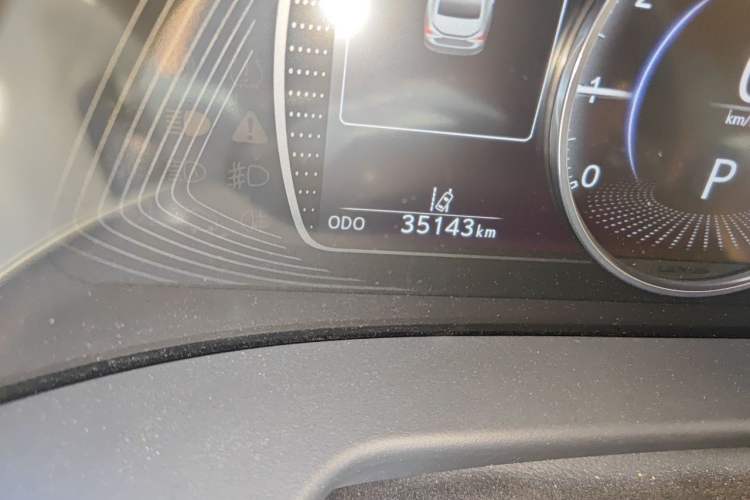 Used Lexus ES 2023 200 Excellence Edition Odometer Close Up