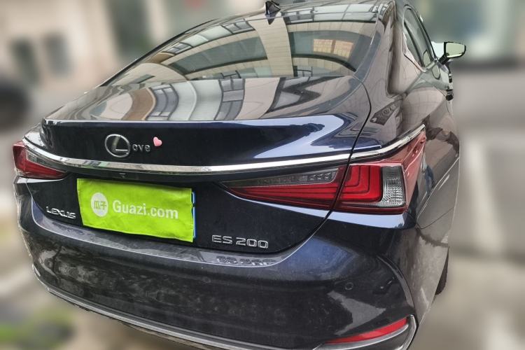 Used Lexus ES 2023 200 Excellence Edition Rear