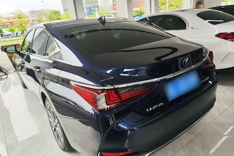 Used Lexus ES 2023 200 Excellence Edition Rear Left 45 Deg