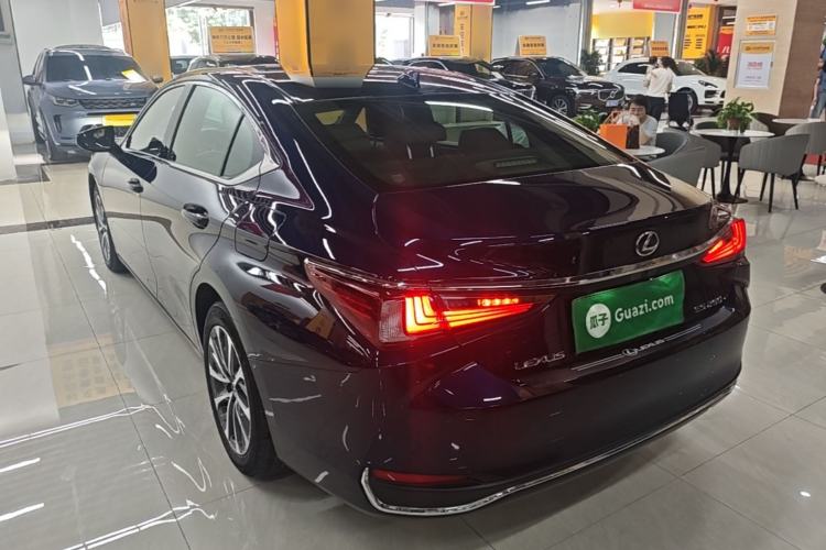 Used Lexus ES 2023 260 Excellence Edition Rear Left 45 Deg
